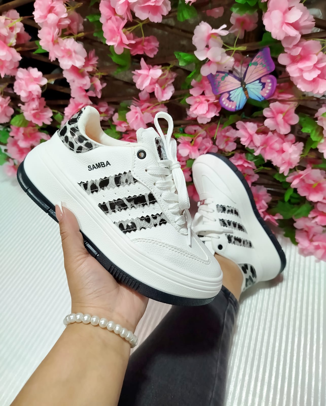 Tenis negro con blanco 3 franjas femenino Envió Gratis
