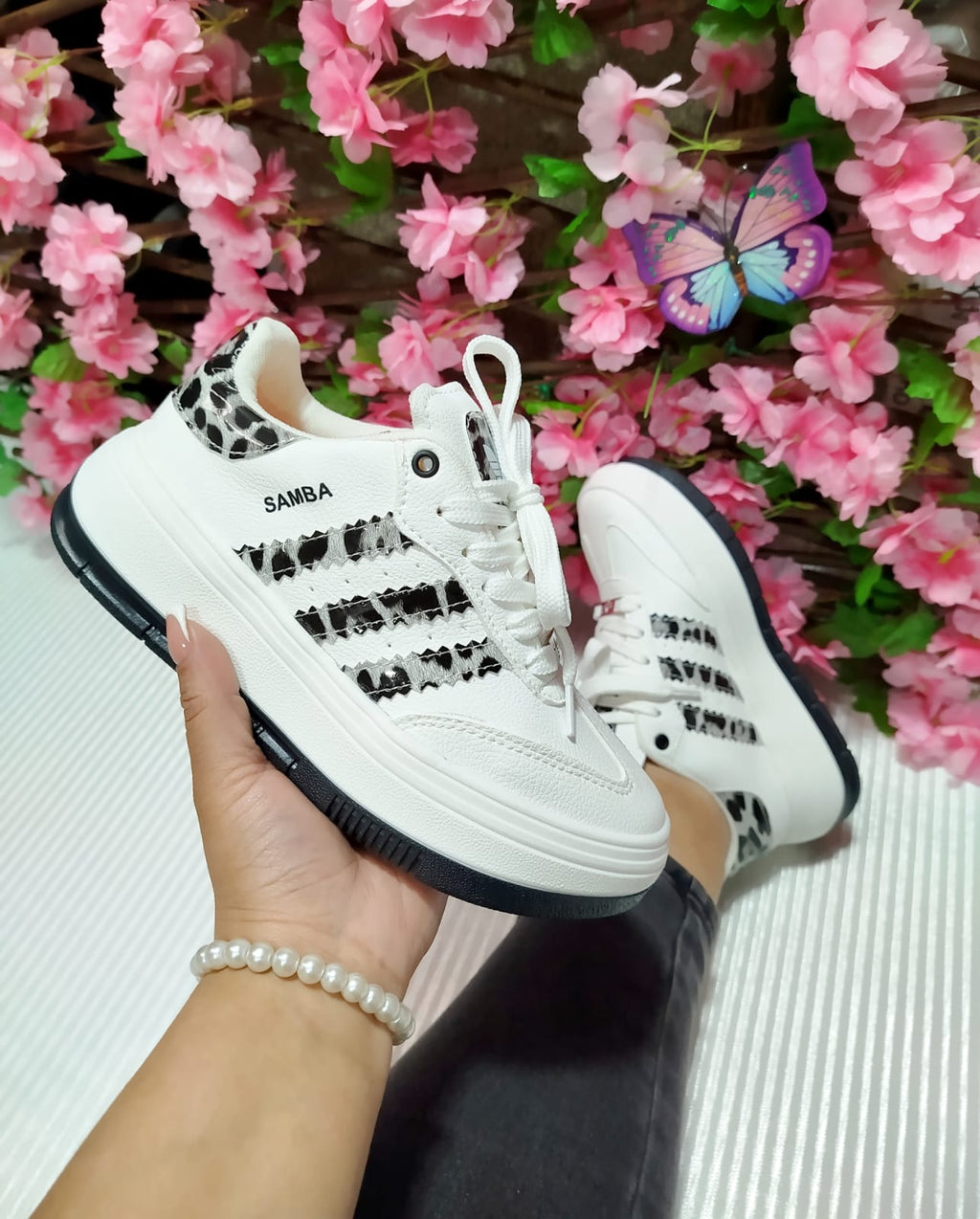 Tenis negro con blanco 3 franjas femenino Envió Gratis